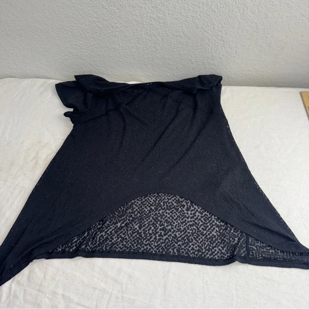 Lululemon Athletica Black Short Sleeve Top Women Small Sheer‎ Casual Flowy #cc